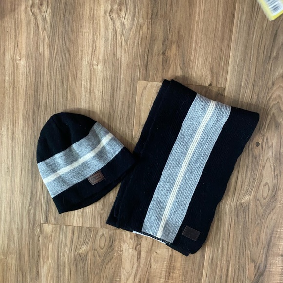 Levi’s Mens Black & Grey Hat and Scarf set - Picture 2 of 8